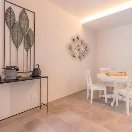Prázdninový dům Villino In Centro Con Cortile Interno, Wifi E Aria Condizionata *