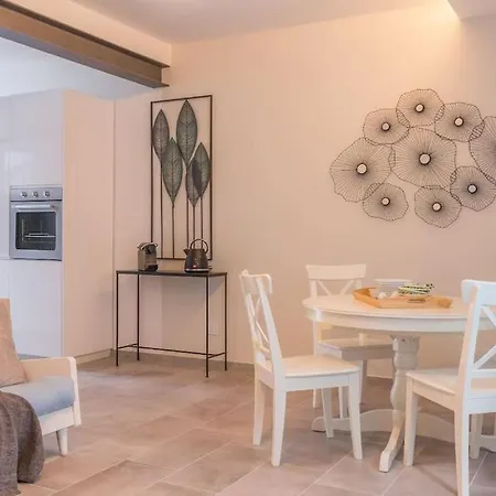 Villino In Centro Con Cortile Interno, Wifi E Aria Condizionata