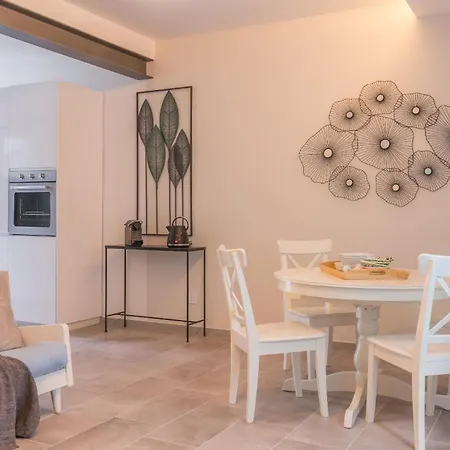Villino In Centro Con Cortile Interno, Wifi E Aria Condizionata