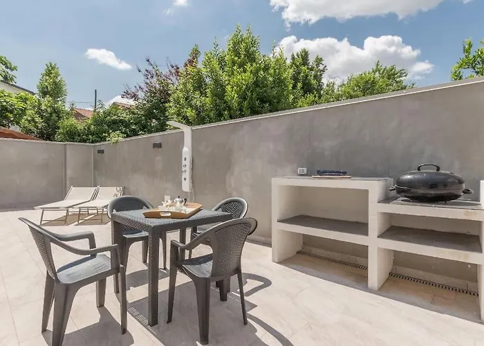 Villino In Centro Con Cortile Interno, Wifi E Aria Condizionata בית נופש קודיגורו